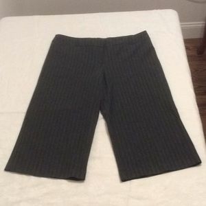 Size XL New York & Company Wide Leg Capri Pants